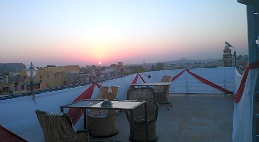 Shivam Paying Guest House