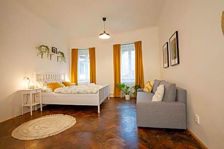 White Wolf House Hostel & Apartments