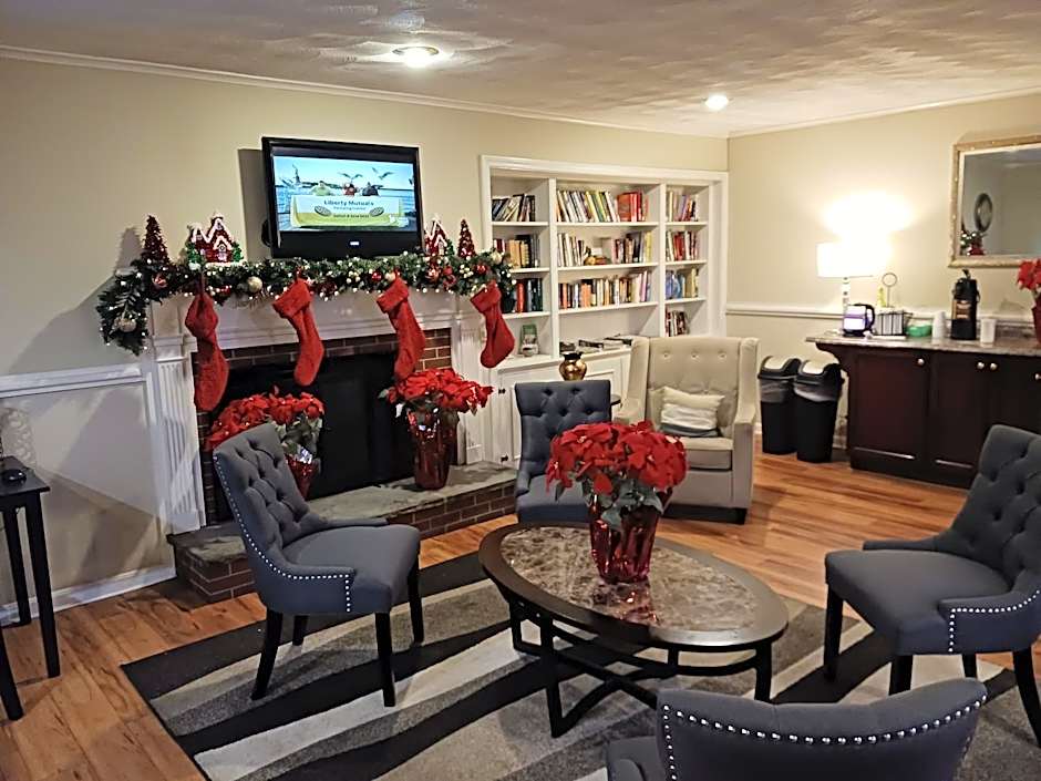 Colonial Inn Seekonk