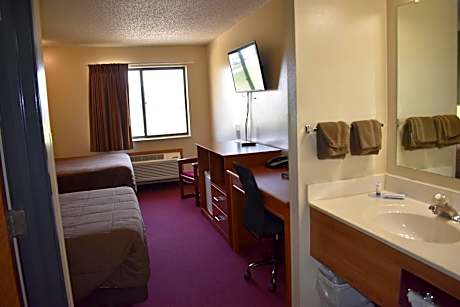 Queen Room with Two Queen Beds - Non-Smoking