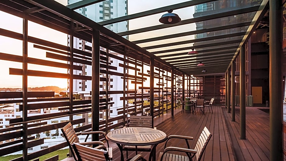 Cube 8teens Boutique Suite by Nest Home