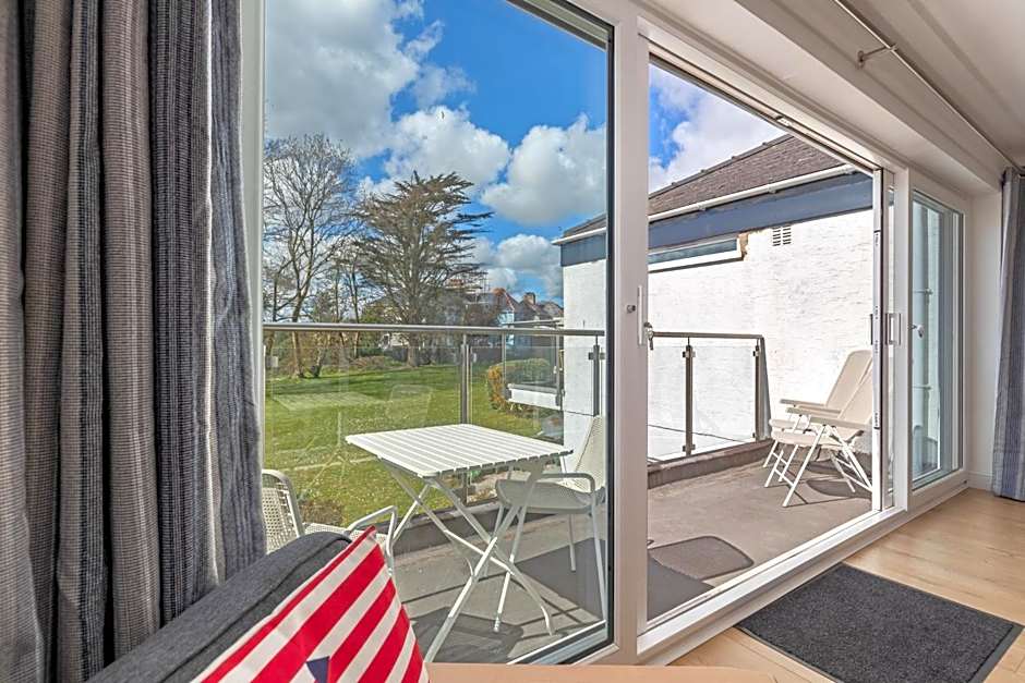 Coedrath Park 20 - Modern Apartment, Close to the Beach