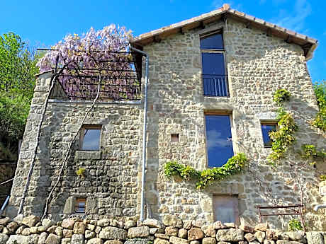 Cottage (7 Adults)