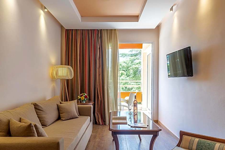 Oasis Hotel Apartments