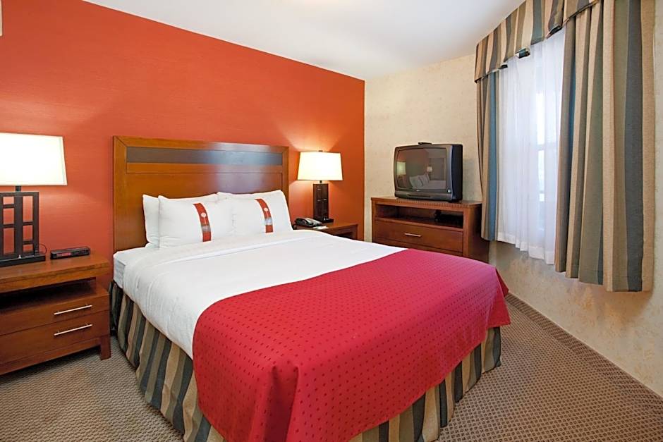 Holiday Inn Hotel & Suites Osoyoos By IHG