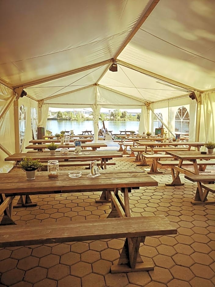 Seehaus Mamming - Hotel - Schlaffässer - Biergarten - Camping