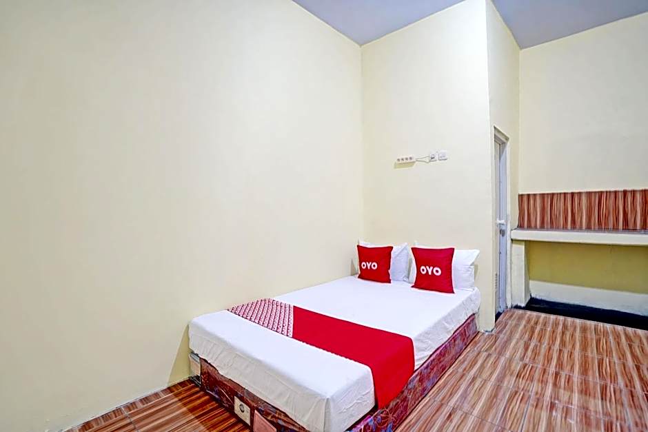 OYO Life 92920 Rumah Kost Azca