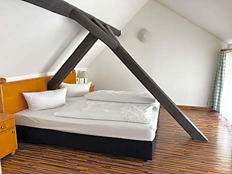 Quadruple Room with Shared Bathroom