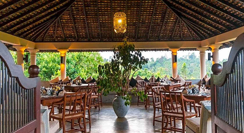 Villa Mayurana by Edwards Collection