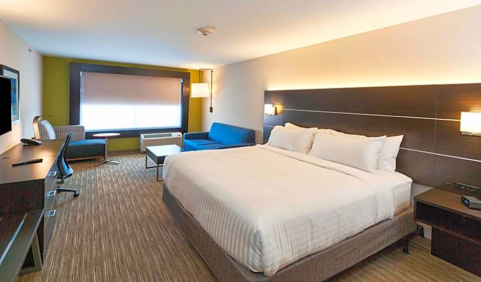Holiday Inn Express & Suites Dodge City By IHG