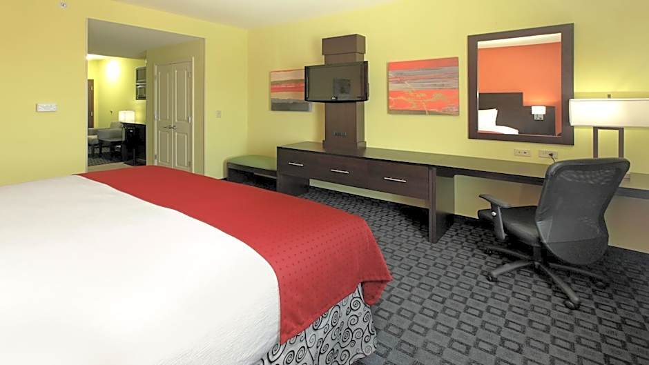 Holiday Inn Garland By IHG