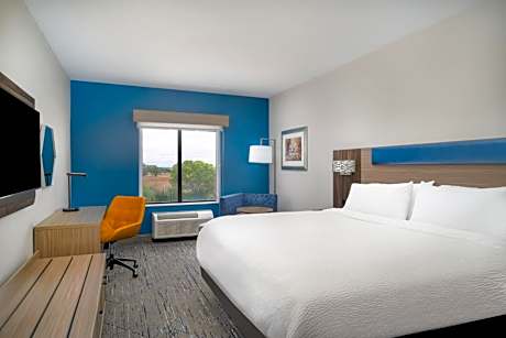 Standard King Room with Accessible Tub - Mobility Access