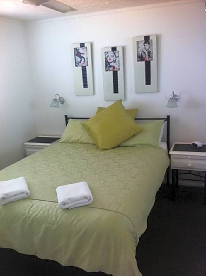 Merrima Court Holidays