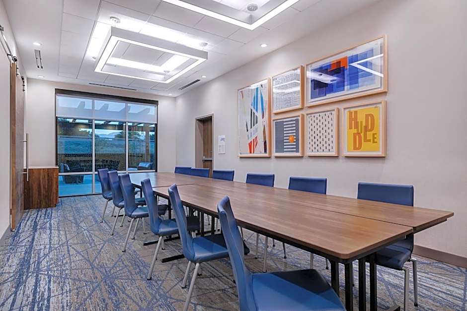 Holiday Inn Express & Suites Chino Hills, an IHG Hotel