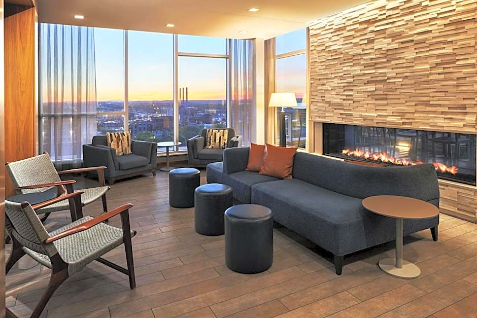 AC Hotel Madison Downtown