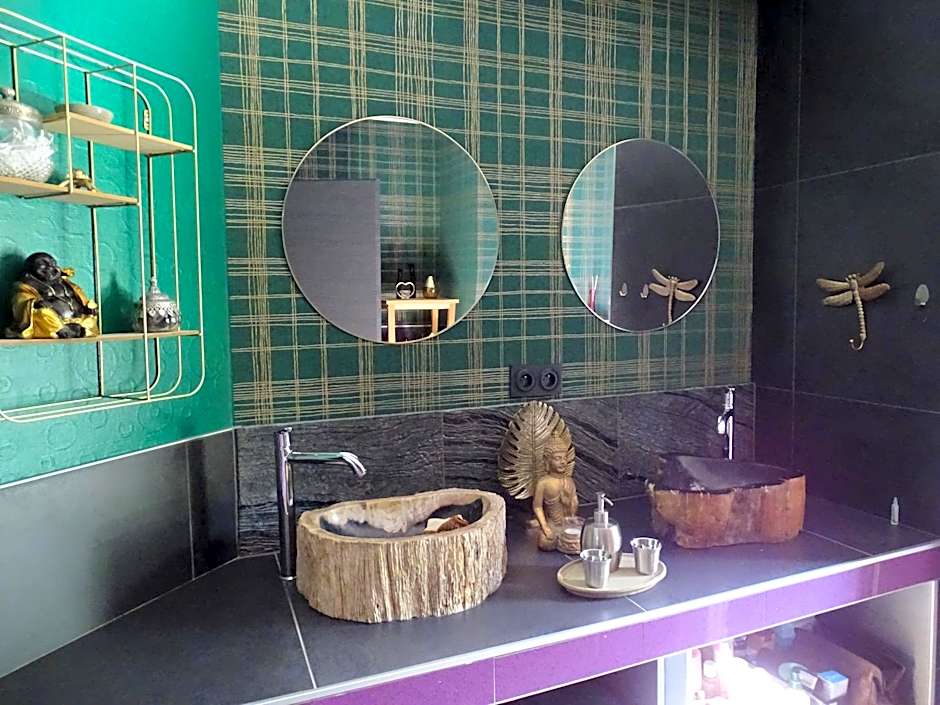 BOIS DE CHENES HOUSE