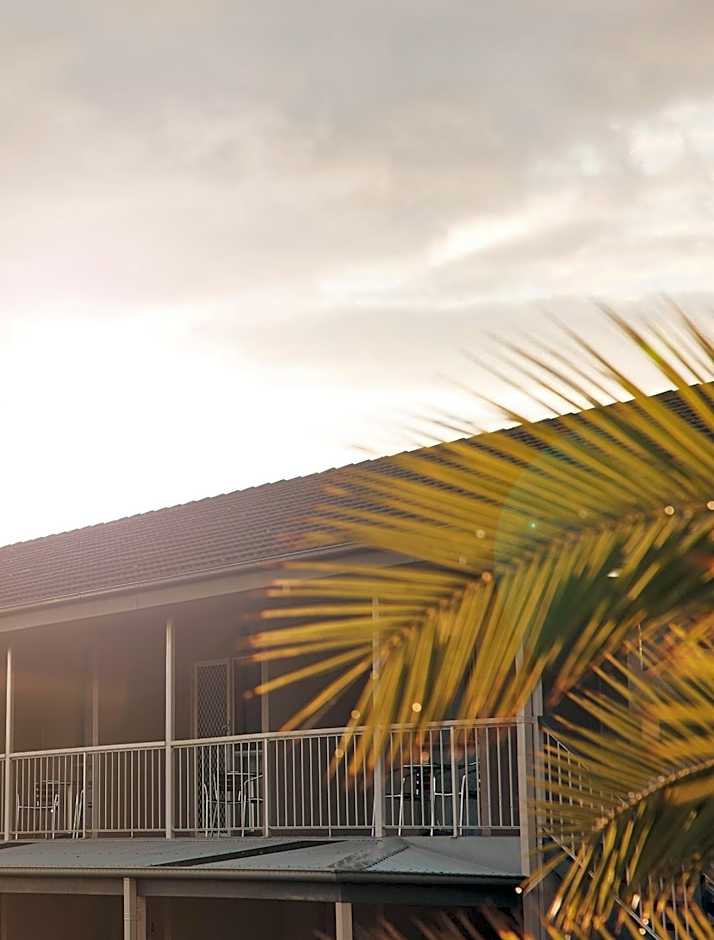 Holiday Lodge Motor Inn