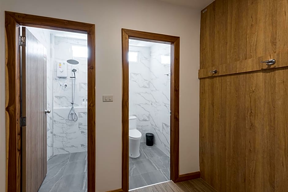 Chiangkhan River Walk Hotel