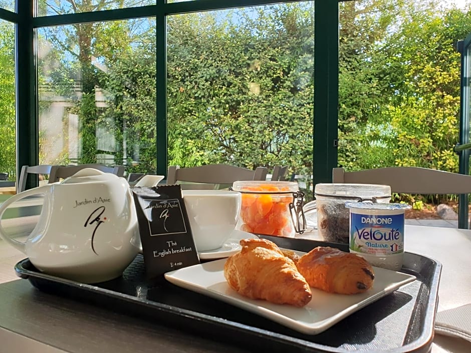 Brit Hotel du Moulin de la Pioline - La Table à Fromages