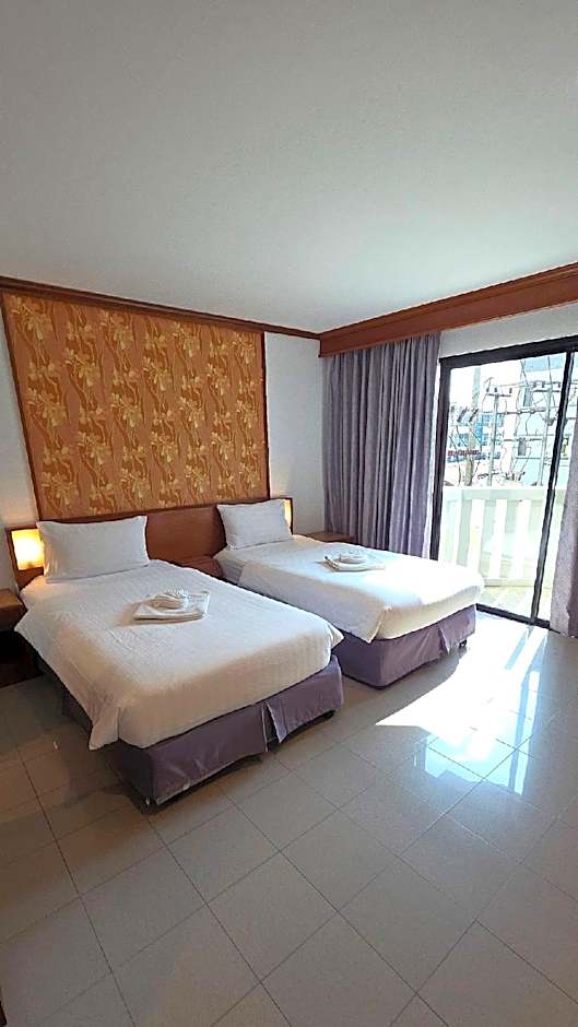 Rattana Karon Beach Hotel