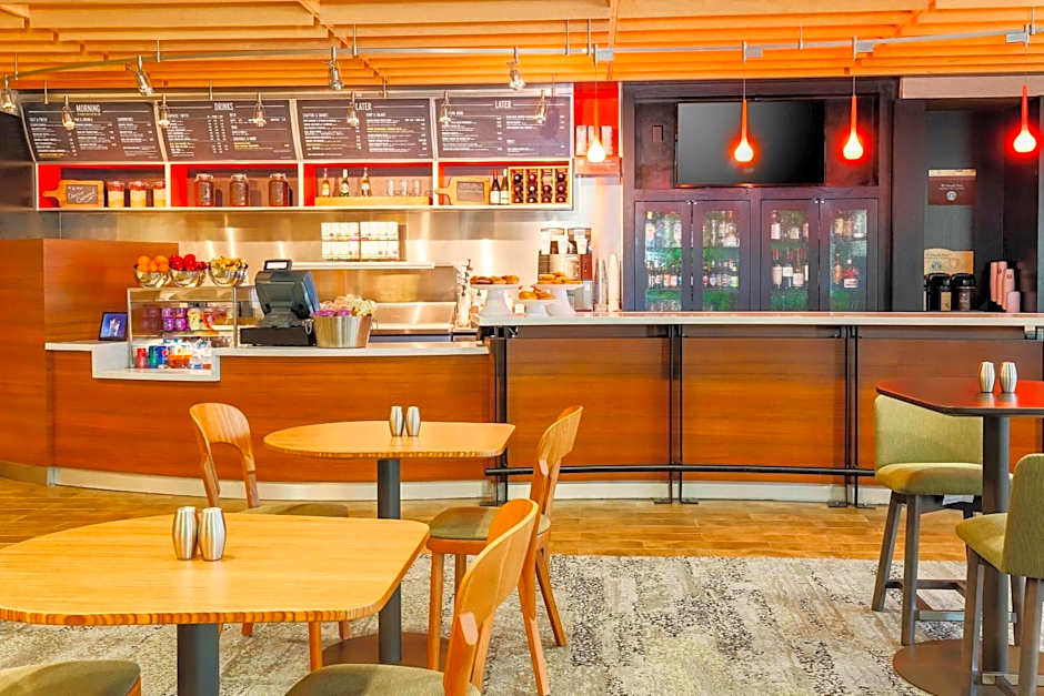 Courtyard by Marriott Dallas Arlington South