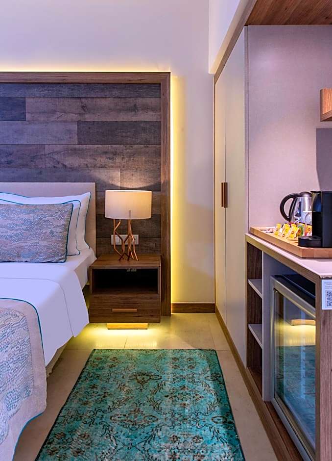 Design Plus Seya Beach Hotel