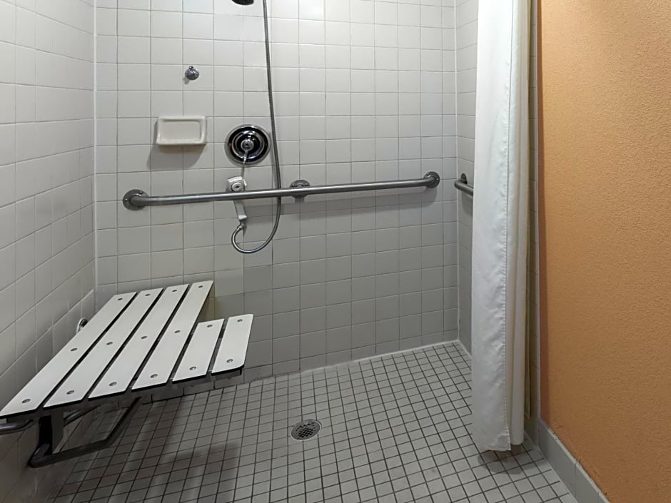 Super 8 by Wyndham Strongsville/Cleveland