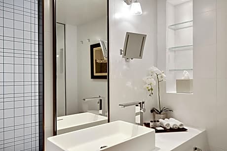 Suite King Size Bed