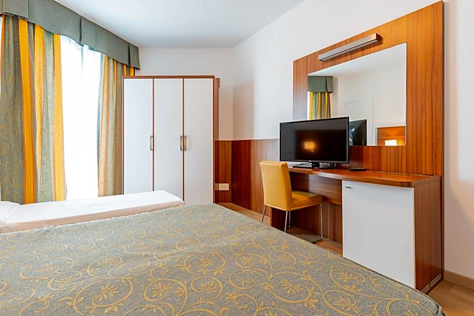 Hotel Touring