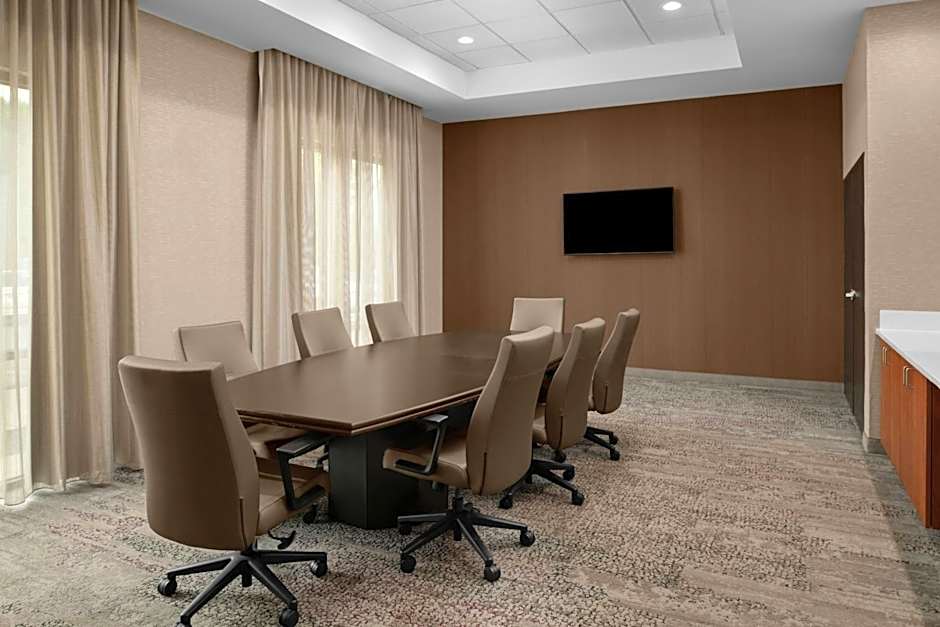 Courtyard by Marriott Charlotte Airport North