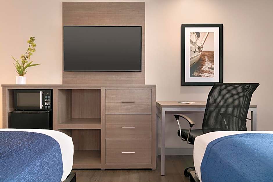 Torch Lite Inn at the Beach Boardwalk