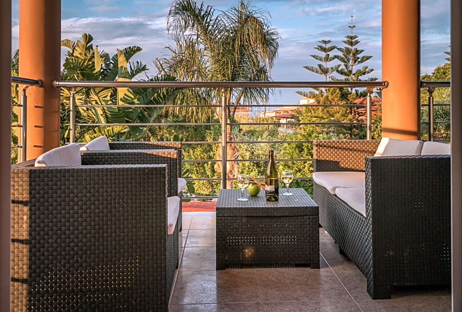 Armonia Studios & Apartments