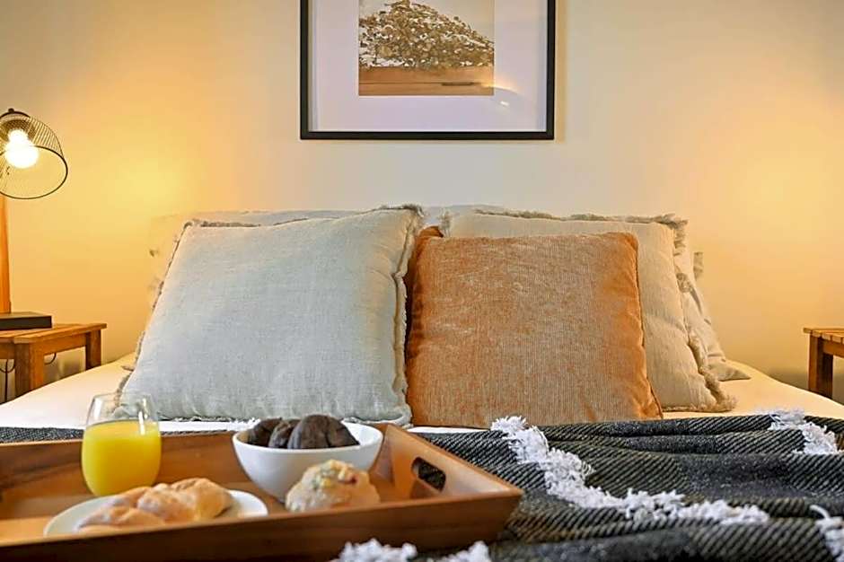 FRONT LAKE hot tub with sunset ski and slide 8p