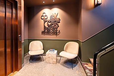 Hypernym Hotel & Suites