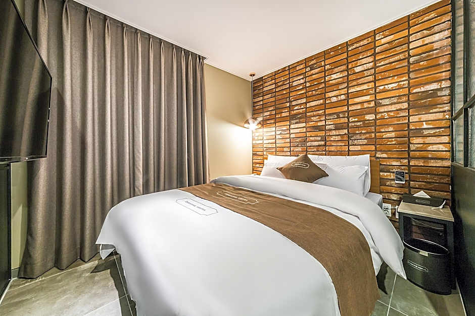 Docking Hotel