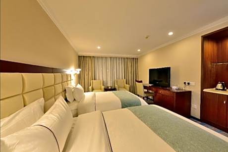Standard Twin Room with City View