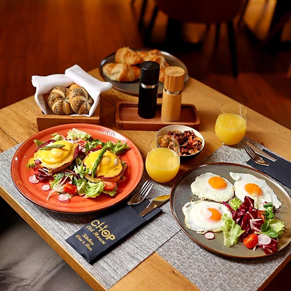 Chop Old House Hotel