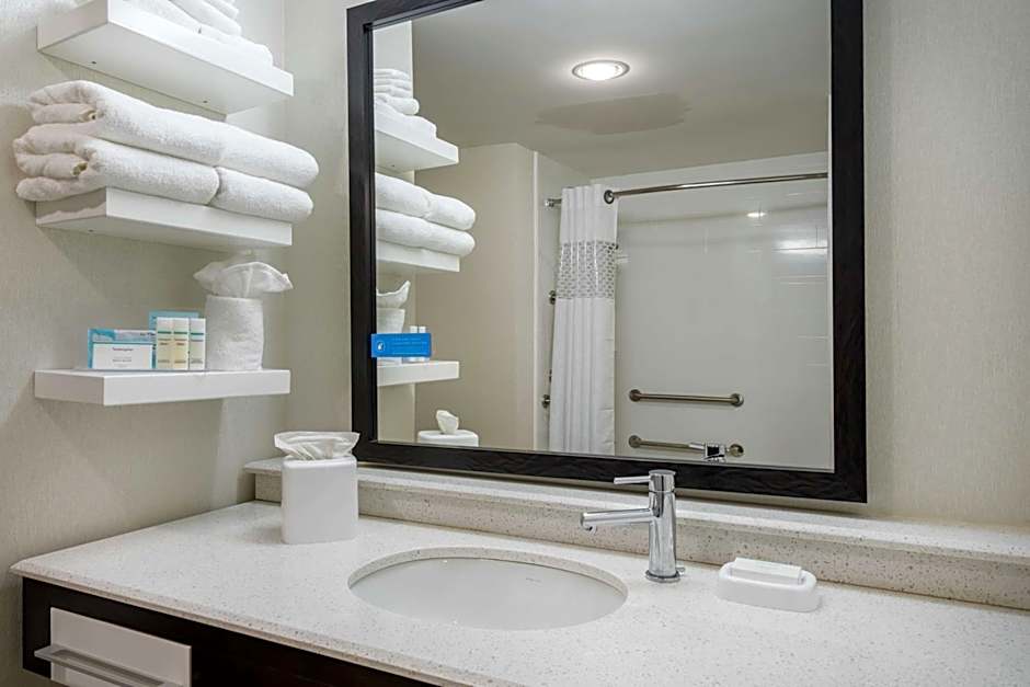 Hampton Inn By Hilton Oxford, ME