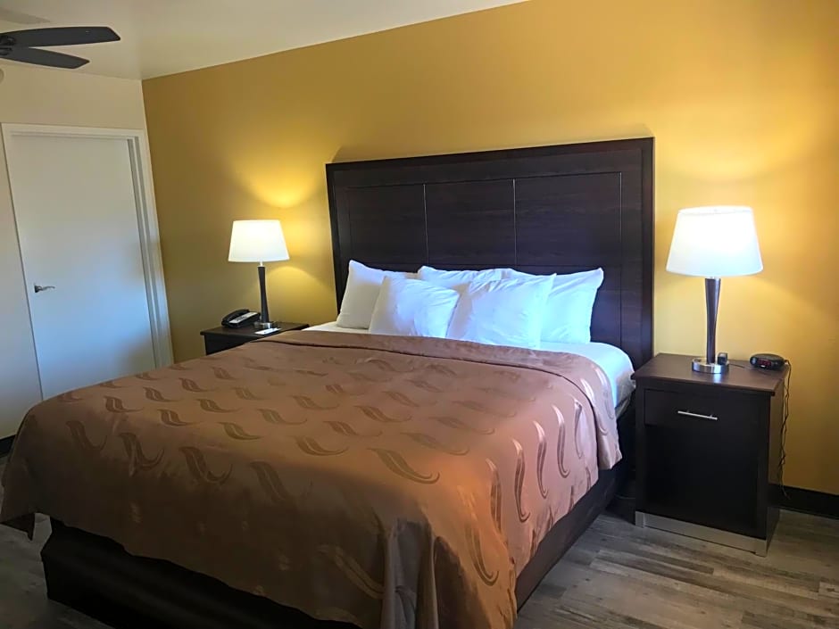 Quality Inn & Suites near Downtown Mesa