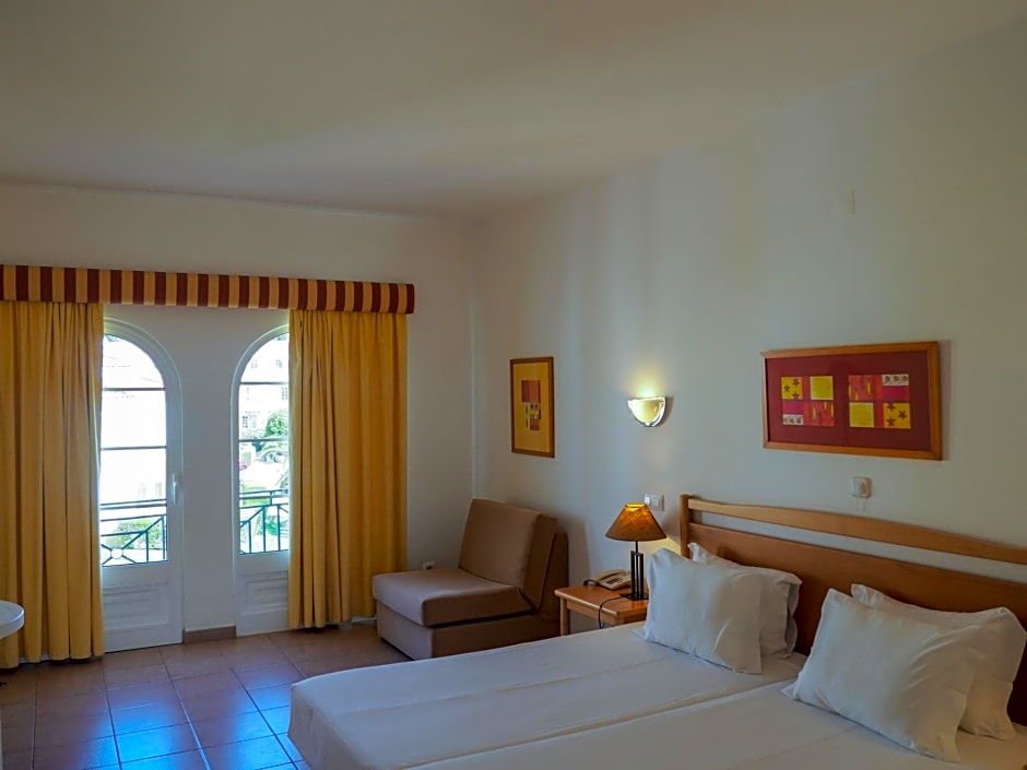 Luz Bay Hotel