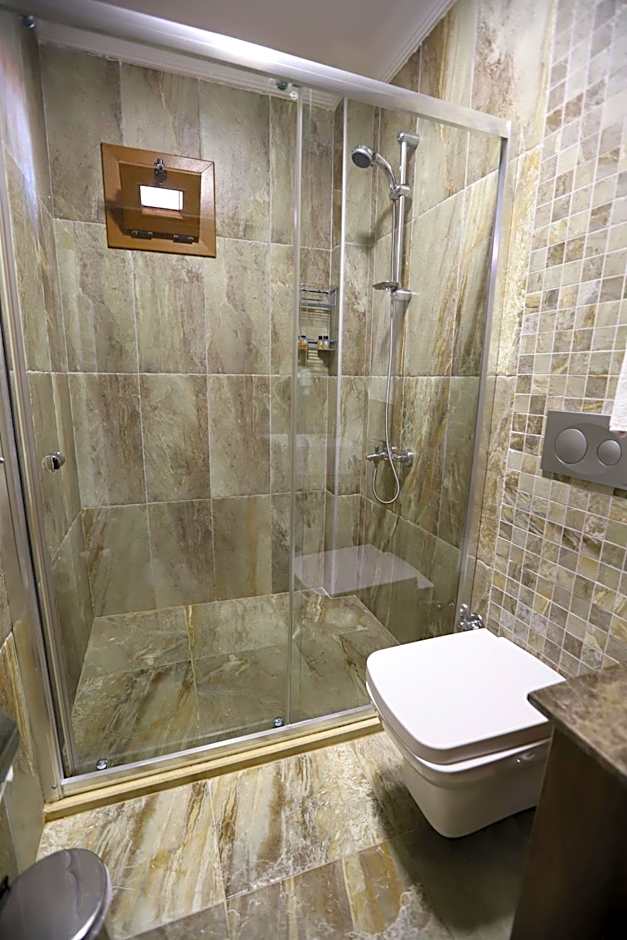 Foto 1 di 32 di Standard Double or Twin Room with Balcony