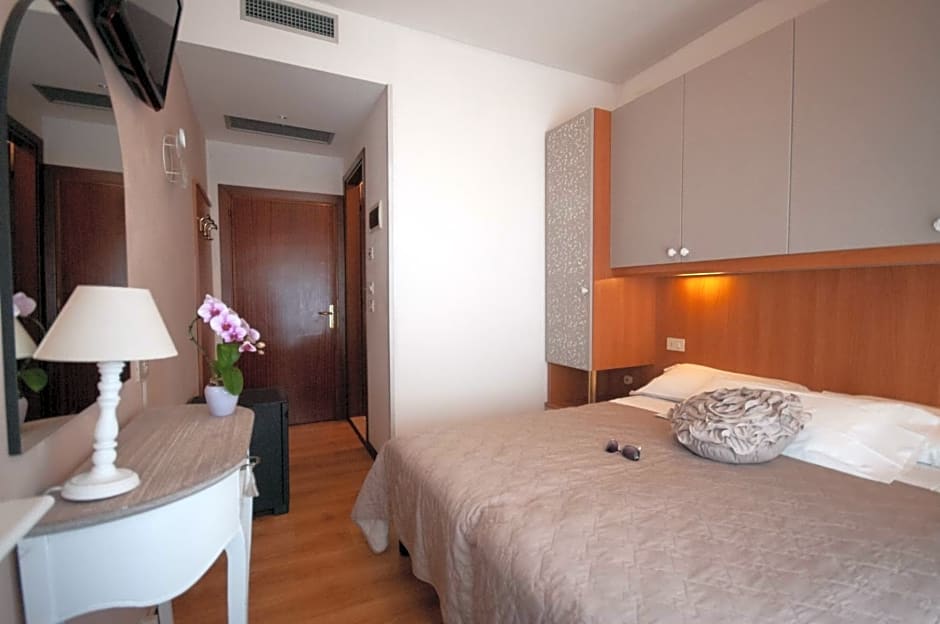 Hotel Crystal
