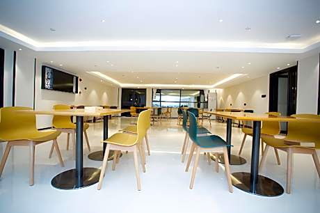 City Comfort Inn Baise Expressway Exit Aegean Plaza