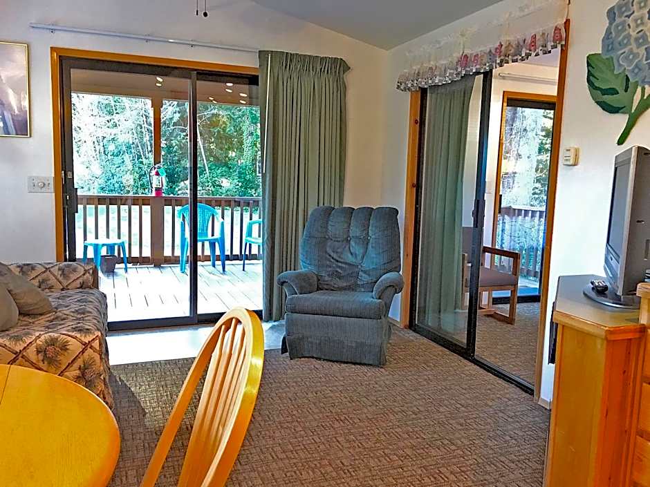 Park Motel and Cabins