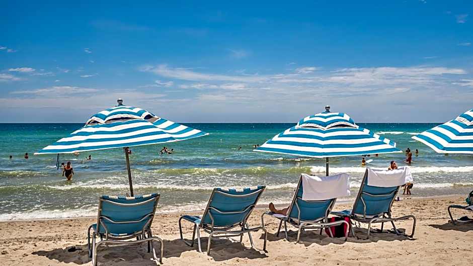 Modern Waterfront Retreat with Scenic Views