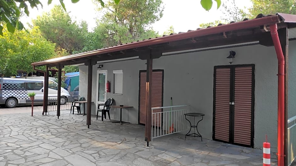 Camping Mitikas and Bungalows