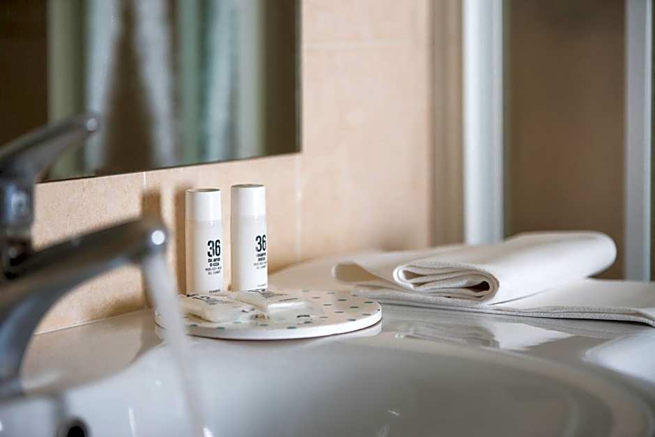 LH Hotel Arca Street Art