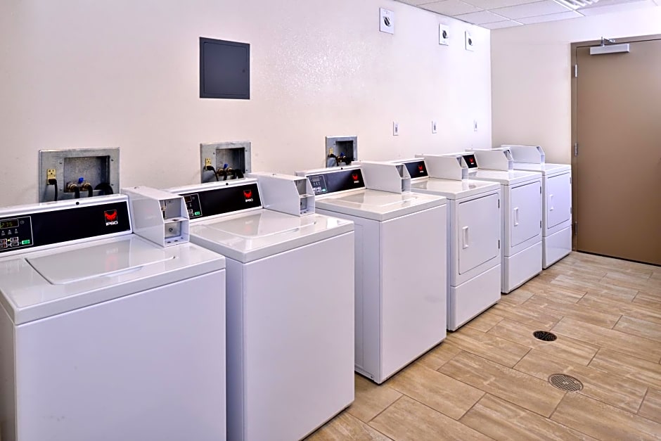 Holiday Inn Express & Suites Page Lake Powell Area By IHG
