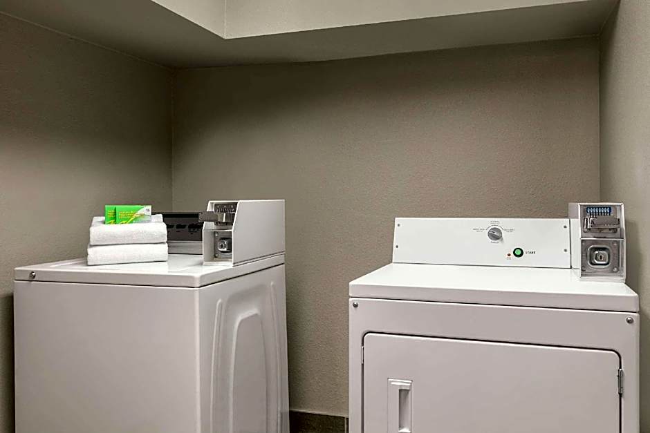 Country Inn & Suites by Radisson, Roanoke Rapids, NC