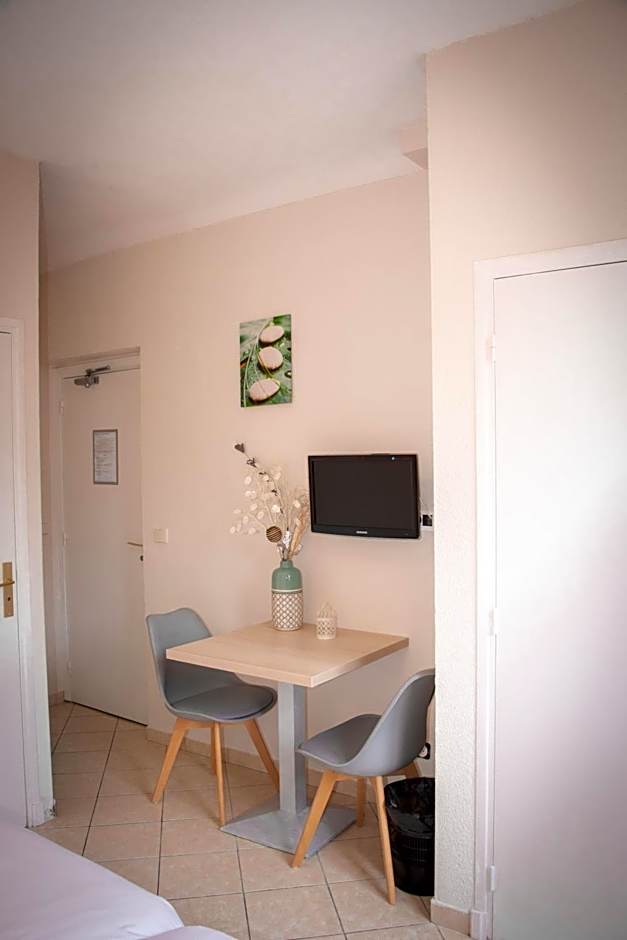 Hotel et Appartements Reine D'Azur